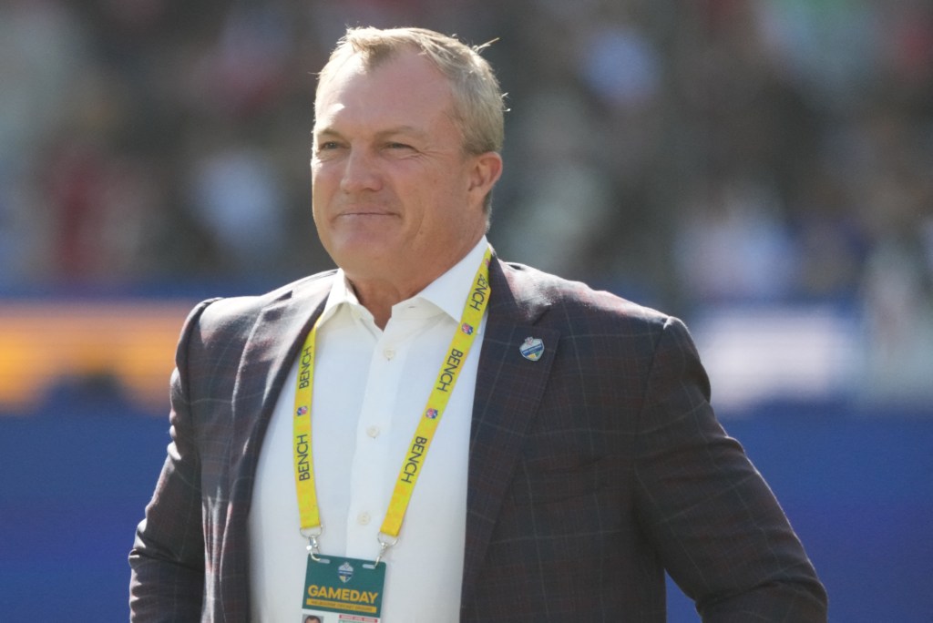 John Lynch, gerente geral do San Francisco 49ers, no Melbourne Cricket Ground.