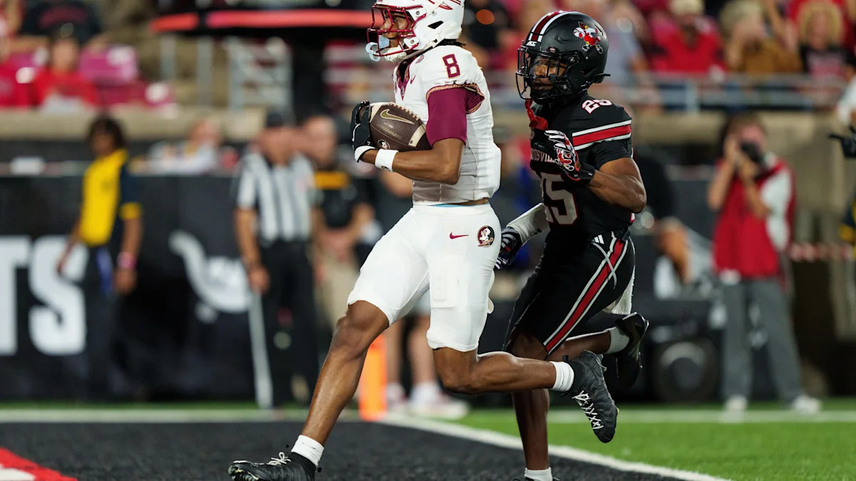 Micahi Danzy marca touchdown para Florida State contra Louisville, em 9 de outubro de 2026.