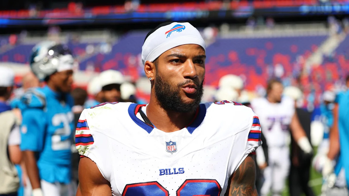 Anthony Kendall com uniforme dos Bills.