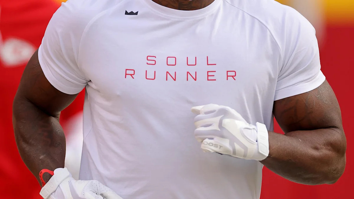 Tyreek Hill em imagem ilustrativa da reportagem.