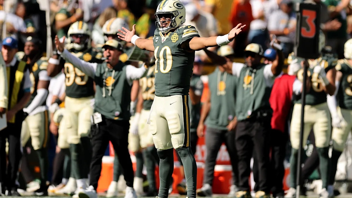 Jordan Love e os Packers durante uma partida.
