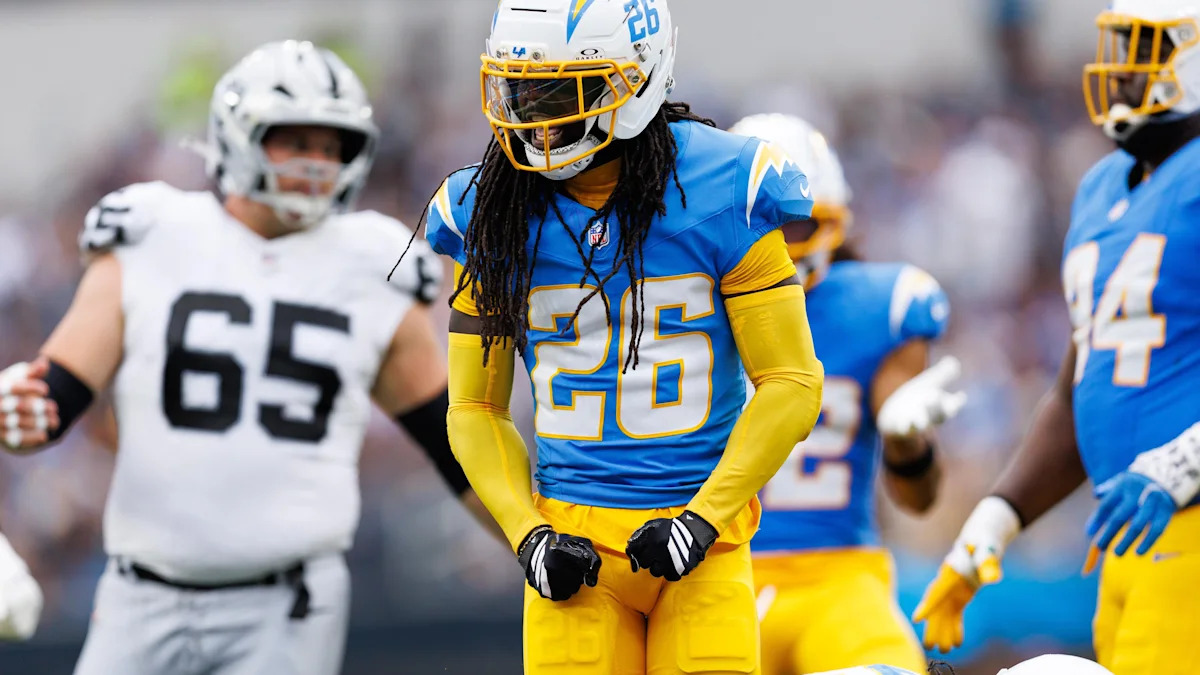 Donte Jackson comemora uma jogada pelos Chargers.