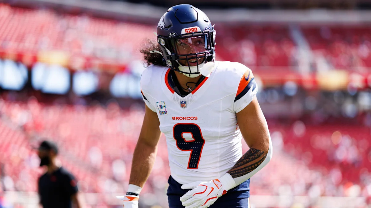 Talanoa Hufanga durante aquecimento dos Broncos.