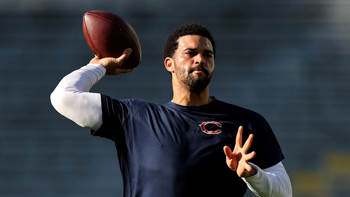 Caleb Williams durante atividade do Chicago Bears.