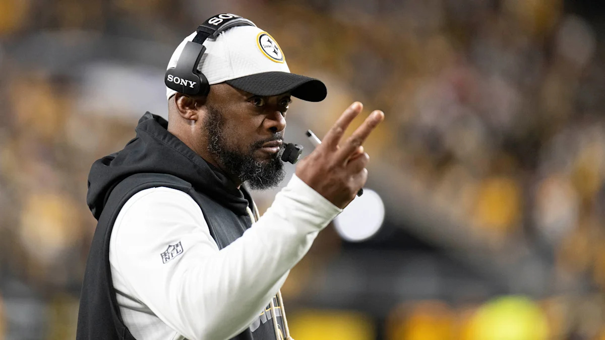 Mike Tomlin durante uma partida do Pittsburgh Steelers.