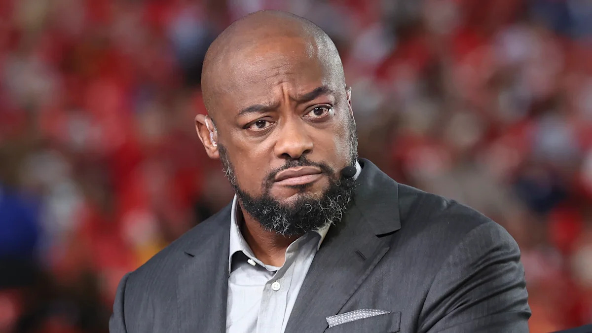 Mike Tomlin durante participação em programa de televisão.