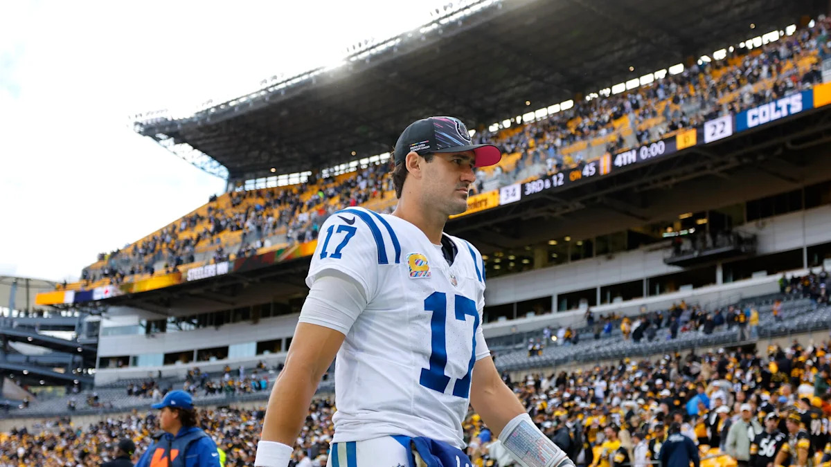 Daniel Jones com uniforme do Indianapolis Colts.