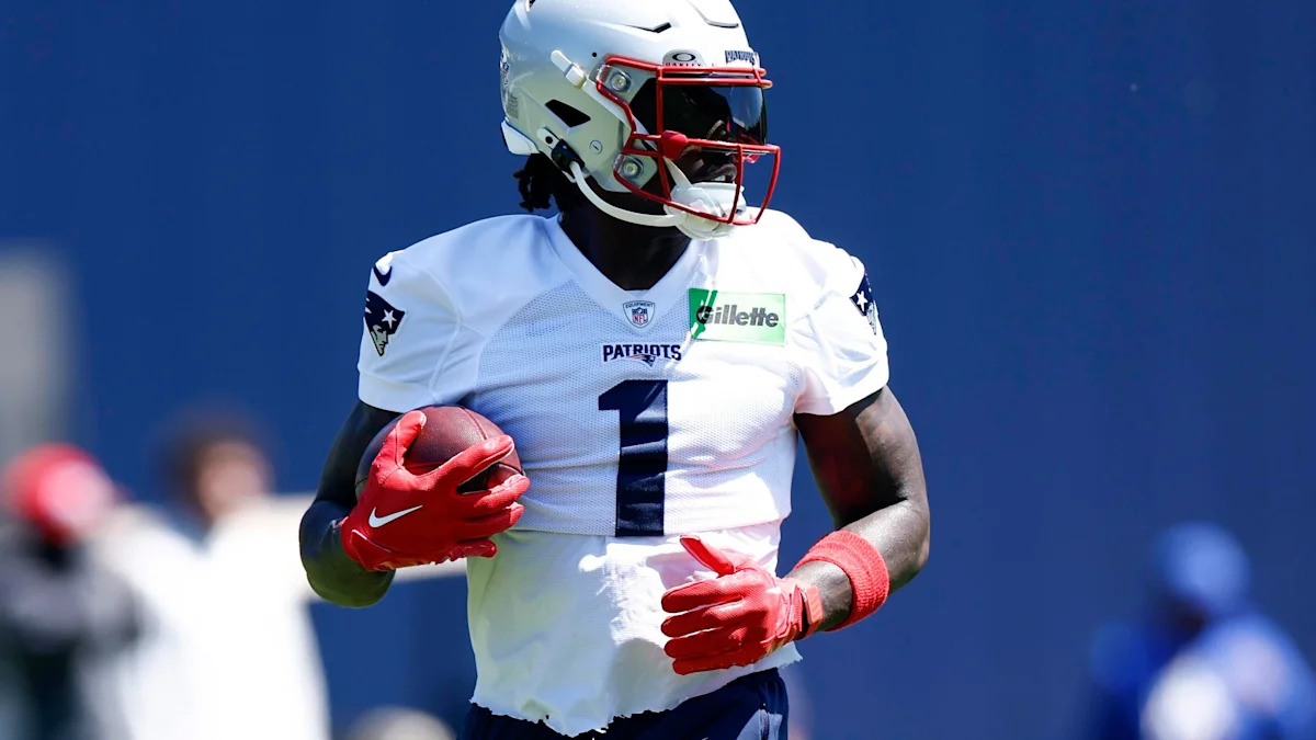 A.J. Brown durante atividade do New England Patriots.