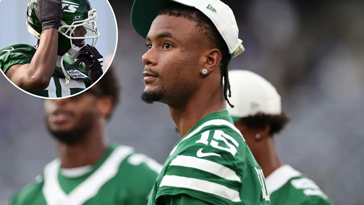 Adonai Mitchell com uniforme dos Jets antes de partida e durante atividade; montagem.
