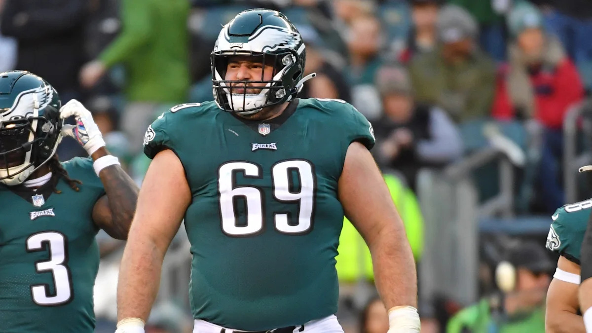 Landon Dickerson com uniforme do Philadelphia Eagles.