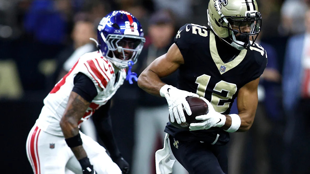 Chris Olave recebe passe pelos Saints contra os Giants em outubro de 2025; imagem de arquivo.