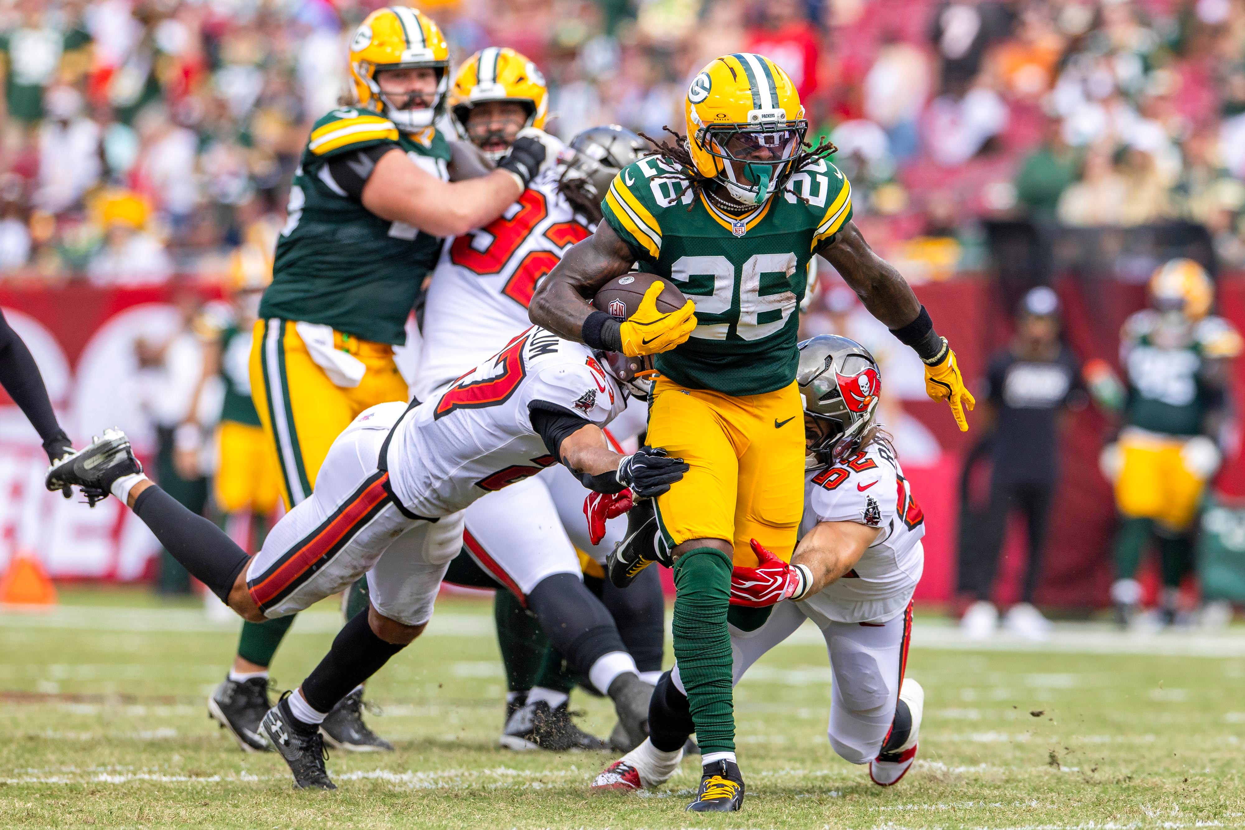 Kaleb Johnson corre contra os Buccaneers em Tampa, em 4 de outubro de 2026.