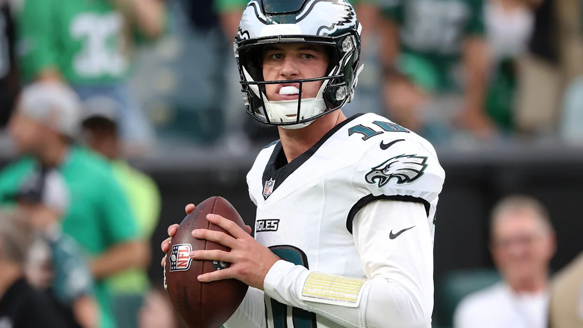 Tanner McKee se prepara para lançar antes de Eagles x Bengals, em agosto de 2026; imagem de arquivo.