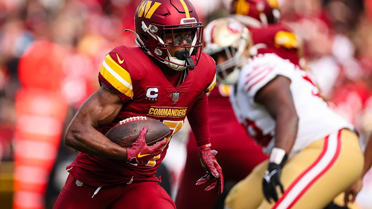 Terry McLaurin corre pelos Commanders contra os 49ers em 31 de dezembro de 2023; imagem de arquivo.