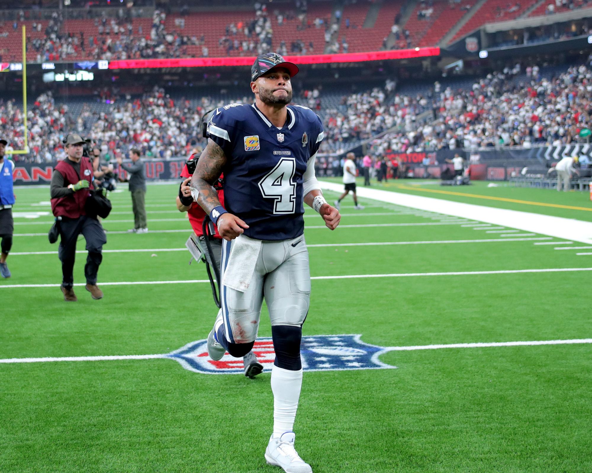 Dak Prescott, quarterback dos Cowboys, antes do confronto com os Buccaneers.