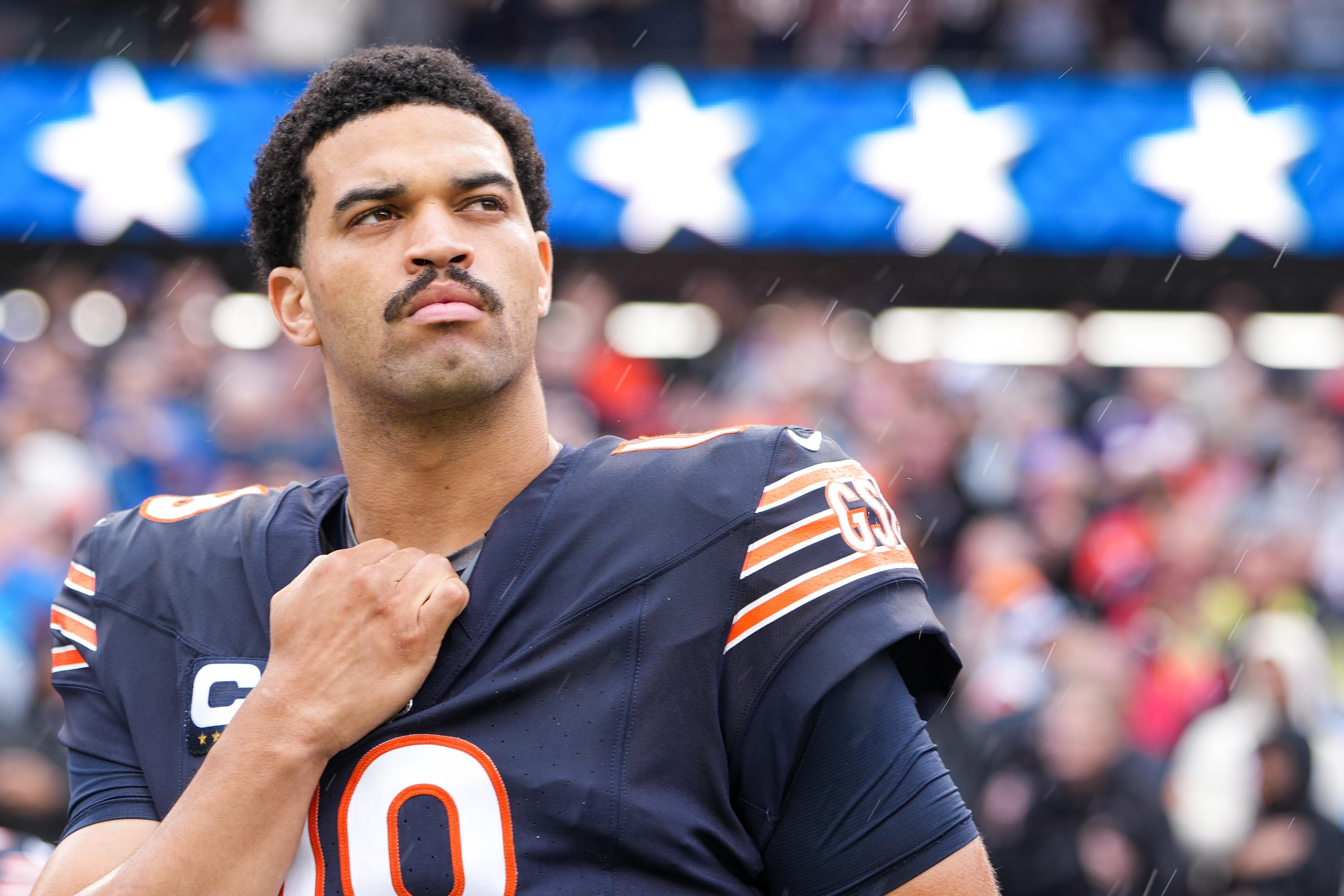 Caleb Williams antes do jogo dos Bears contra os Vikings, em 20 de setembro de 2026.