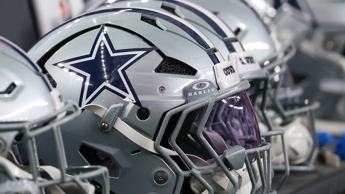 Capacetes dos Cowboys; imagem ilustrativa da equipe de Joey Porter Jr.