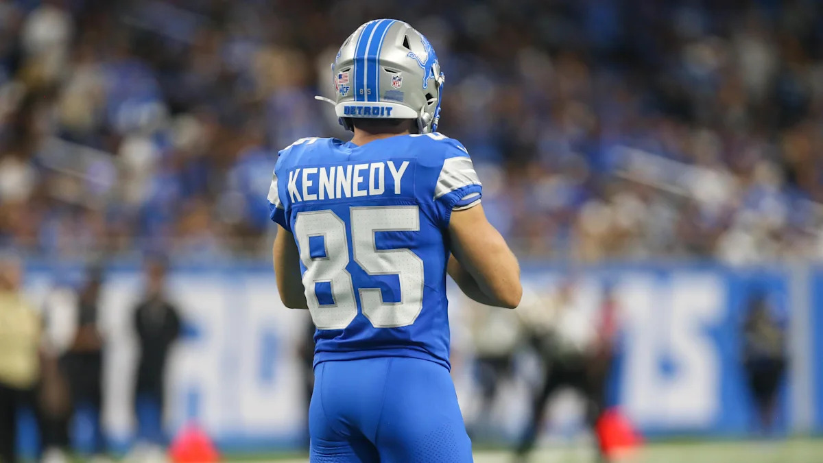 Tom Kennedy com uniforme dos Lions; retornador precisará de cirurgia no joelho.