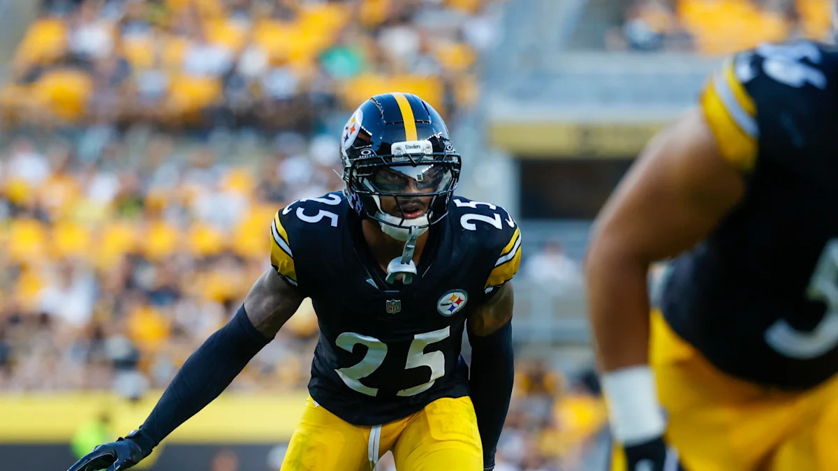 DeShon Elliott, safety dos Pittsburgh Steelers, em campo.