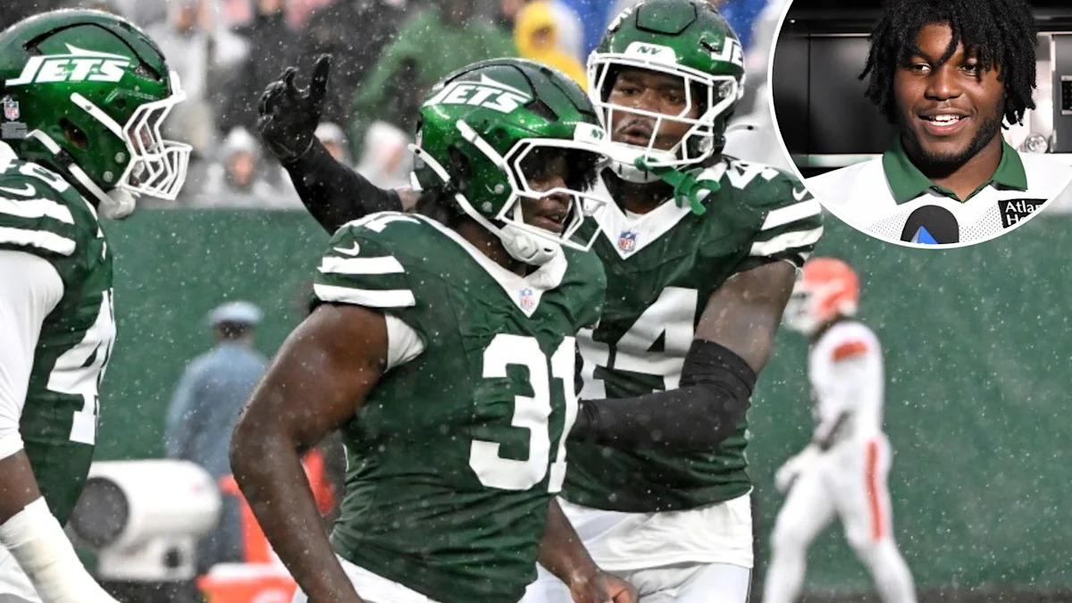 David Bailey comemora pelos Jets; montagem inclui o defensor em entrevista.