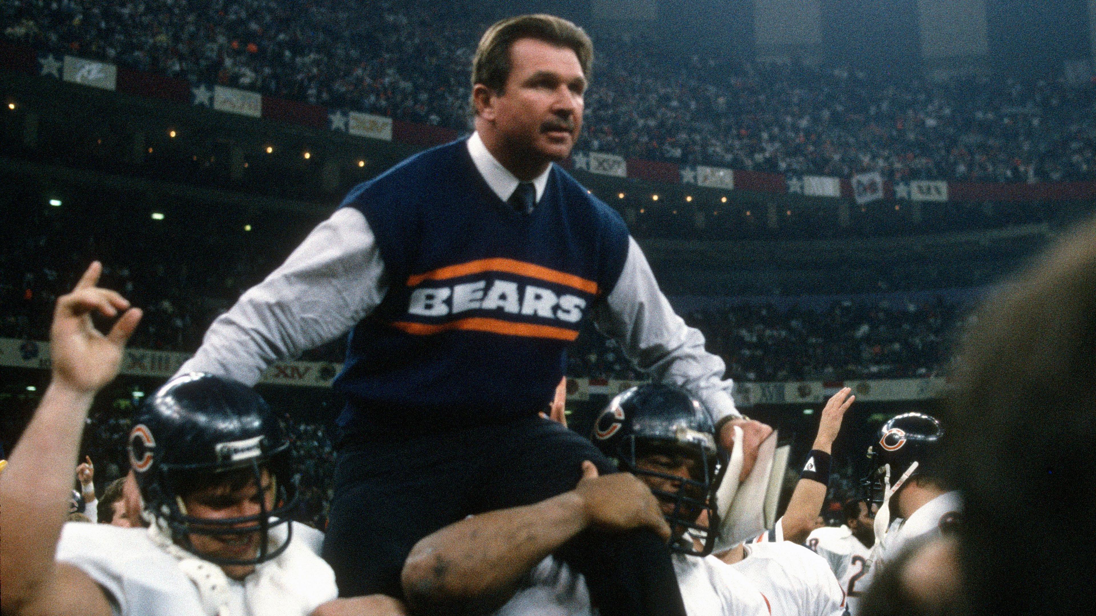 Mike Ditka é carregado após o Chicago Bears vencer o New England Patriots no Super Bowl XX