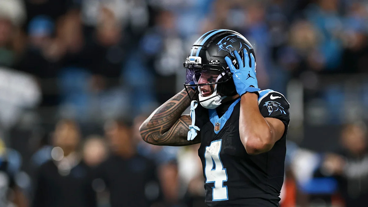 Recebedor dos Jacksonville Jaguars em campo.