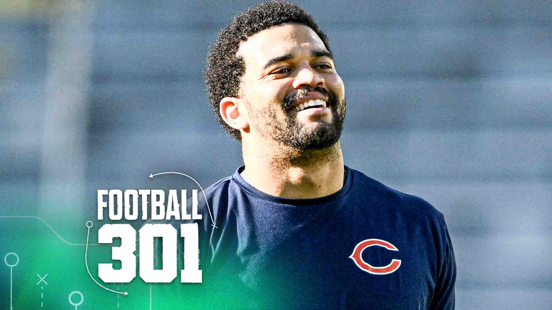 Caleb Williams, quarterback do Chicago Bears, acompanha uma atividade do time antes da volta esperada.
