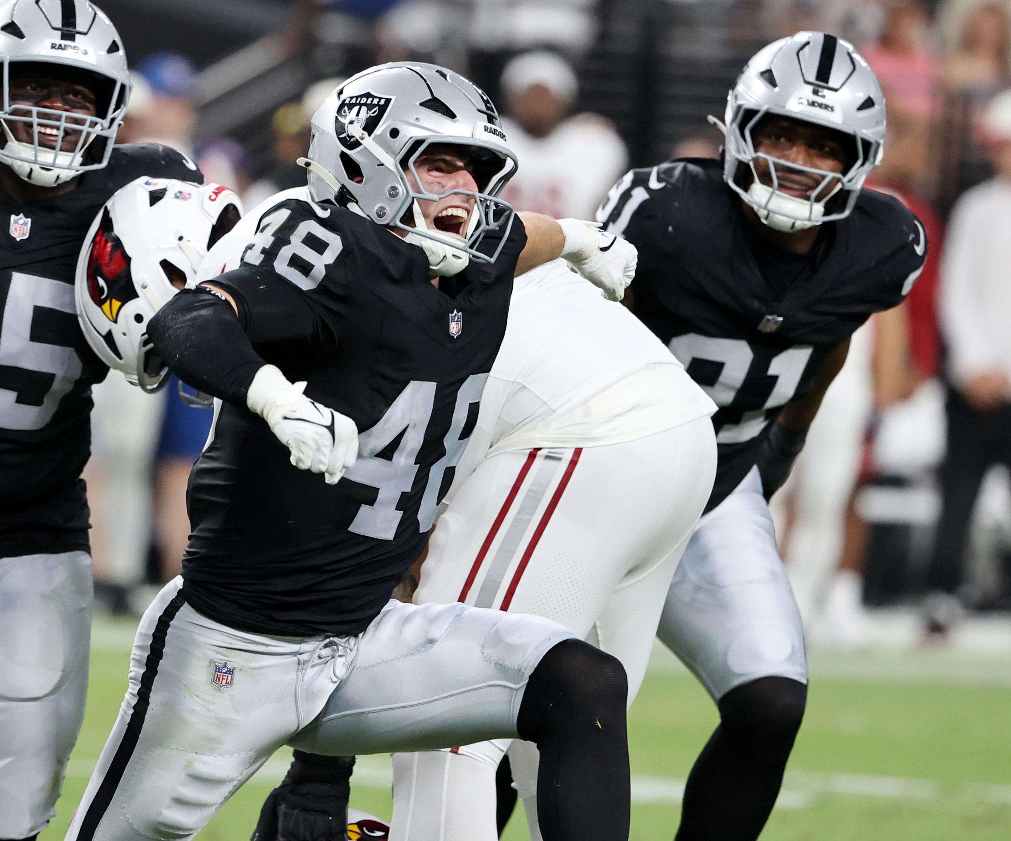 Integrantes do Las Vegas Raiders durante atividade da equipe. Foto de arquivo.