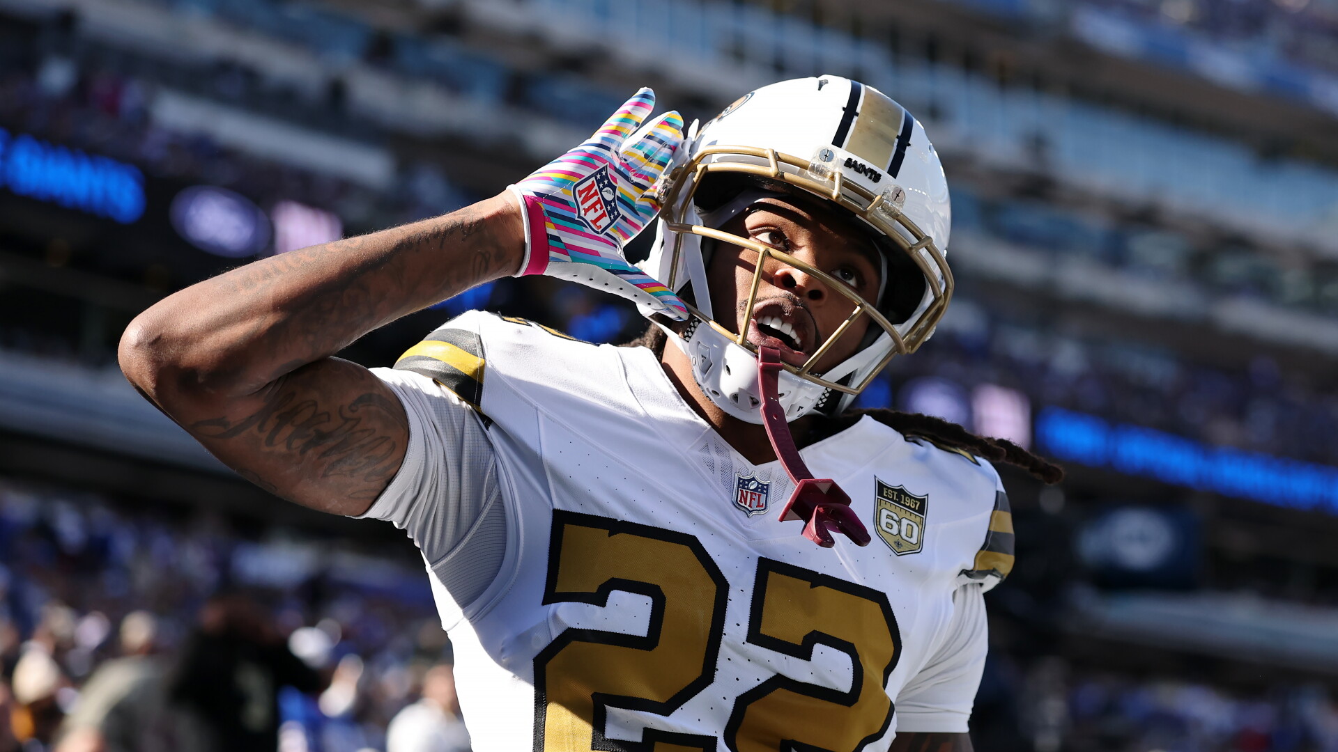 Martin Emerson, do New Orleans Saints, comemora uma jogada contra o New York Giants no segundo quarto.
