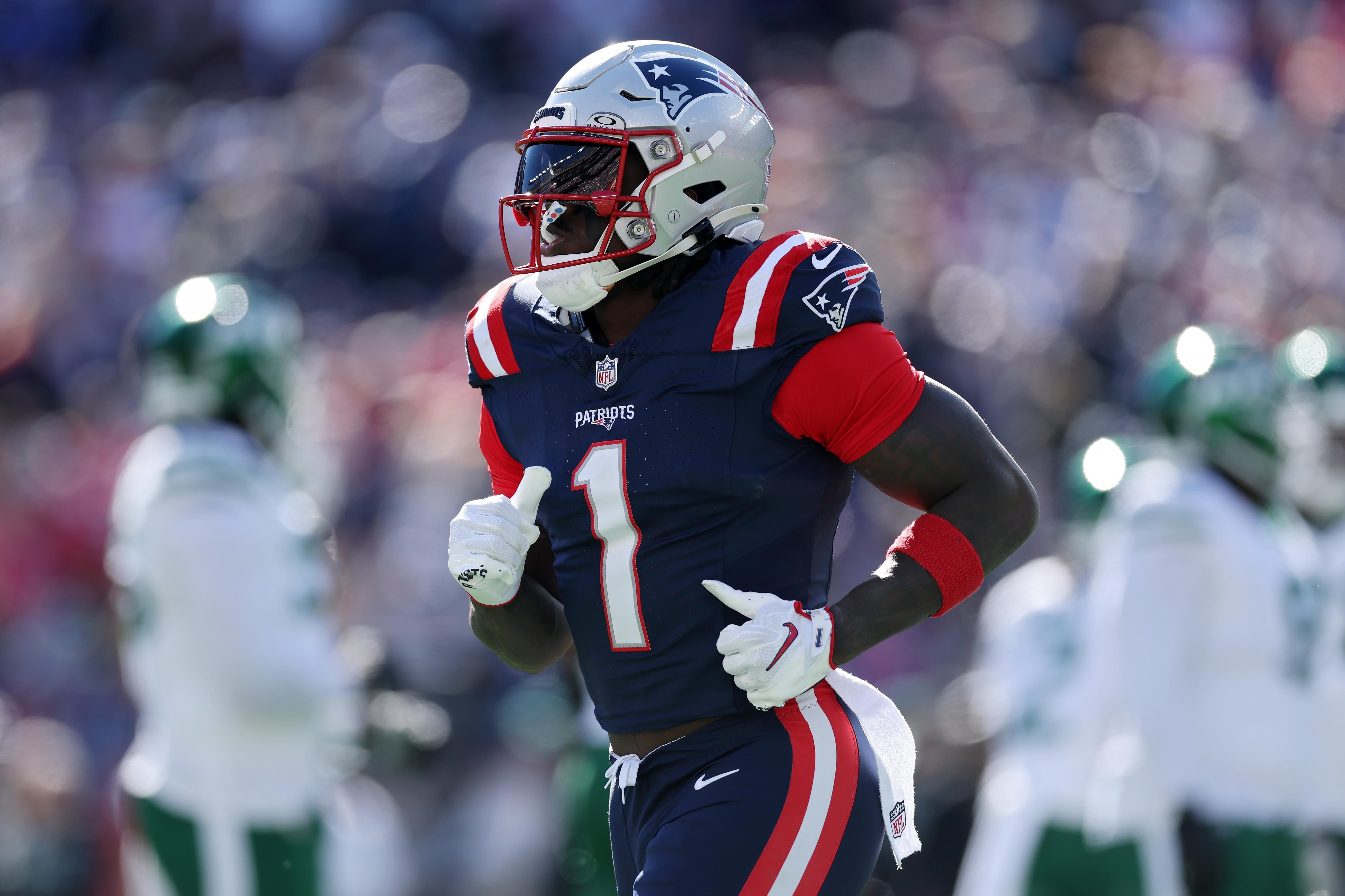 A.J. Brown com o uniforme dos Patriots.