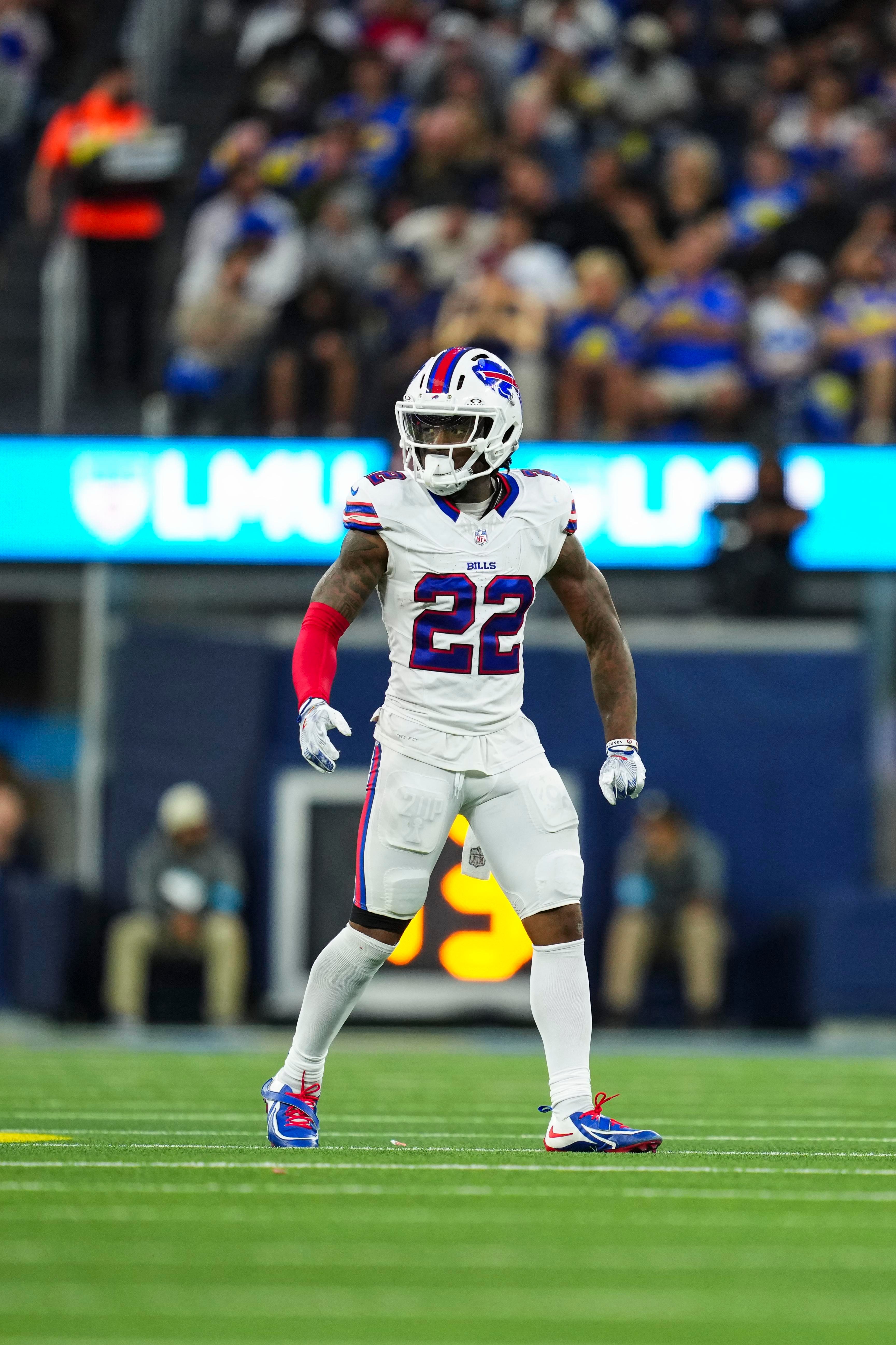 C.J. Gardner-Johnson em ação pelos Bills em imagem de arquivo.
