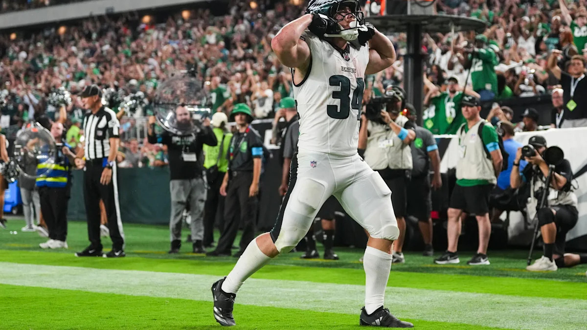 Carson Steele em campo pelos Eagles.