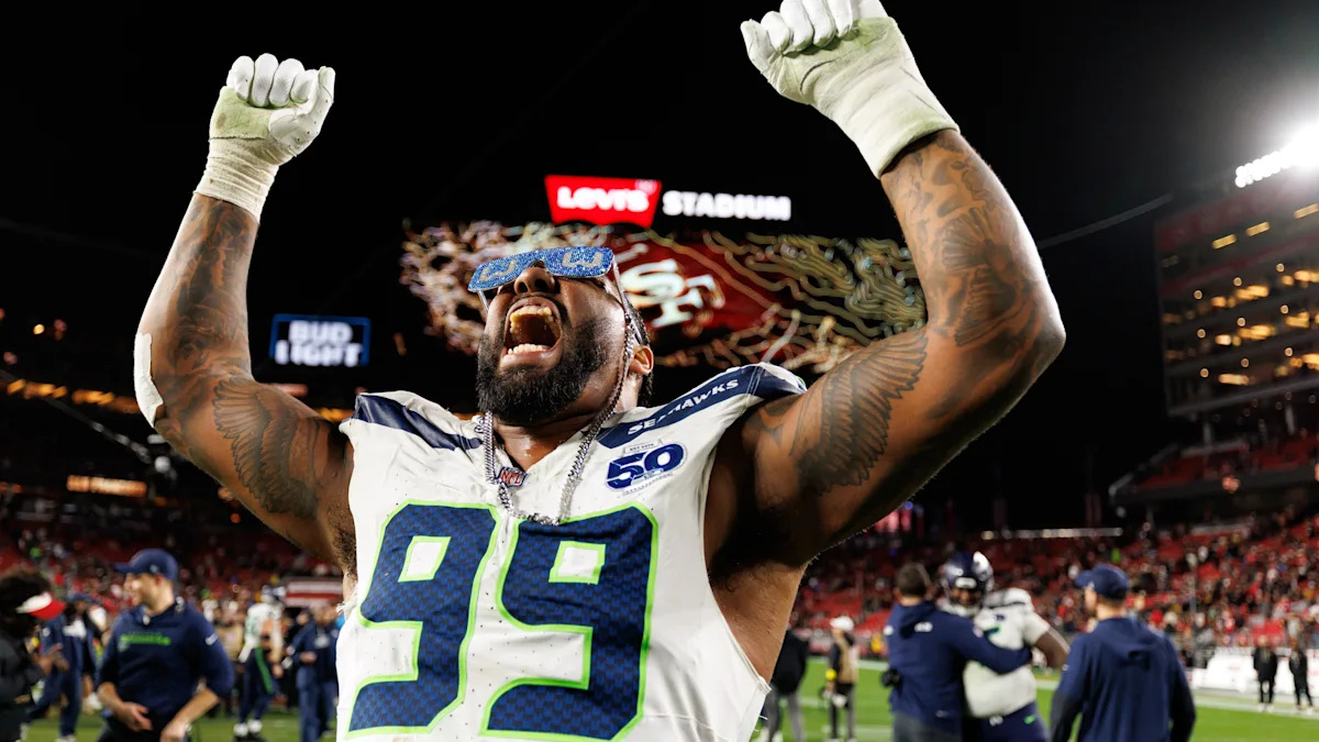 Leonard Williams comemora no campo pelos Seahawks.