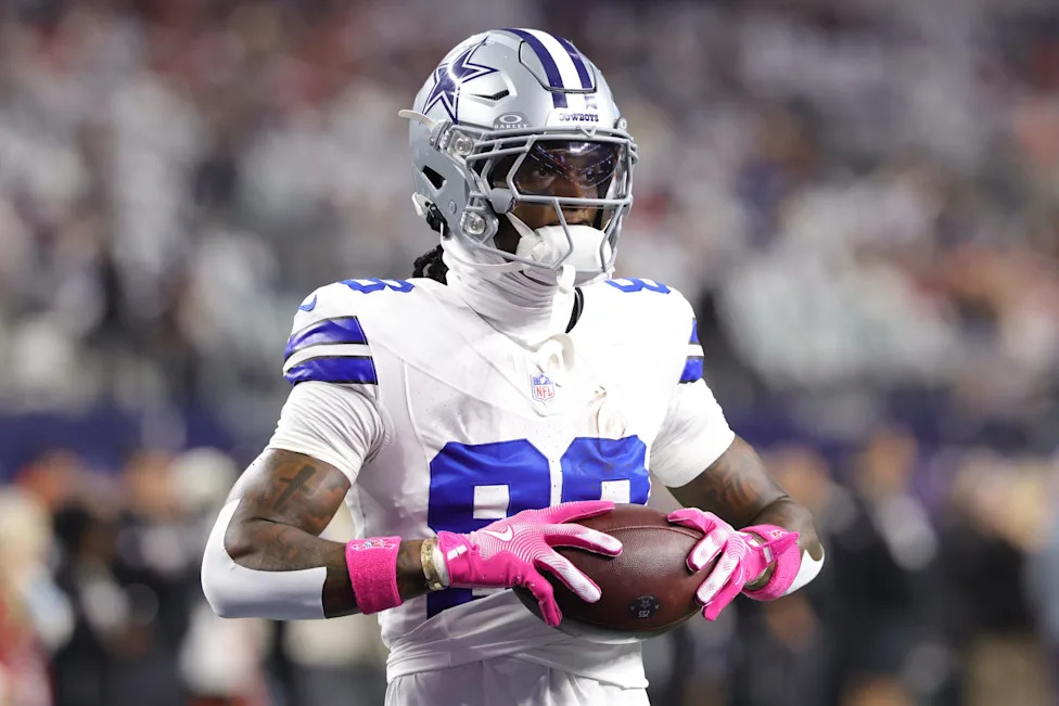 CeeDee Lamb com a camisa 88 do Dallas Cowboys.