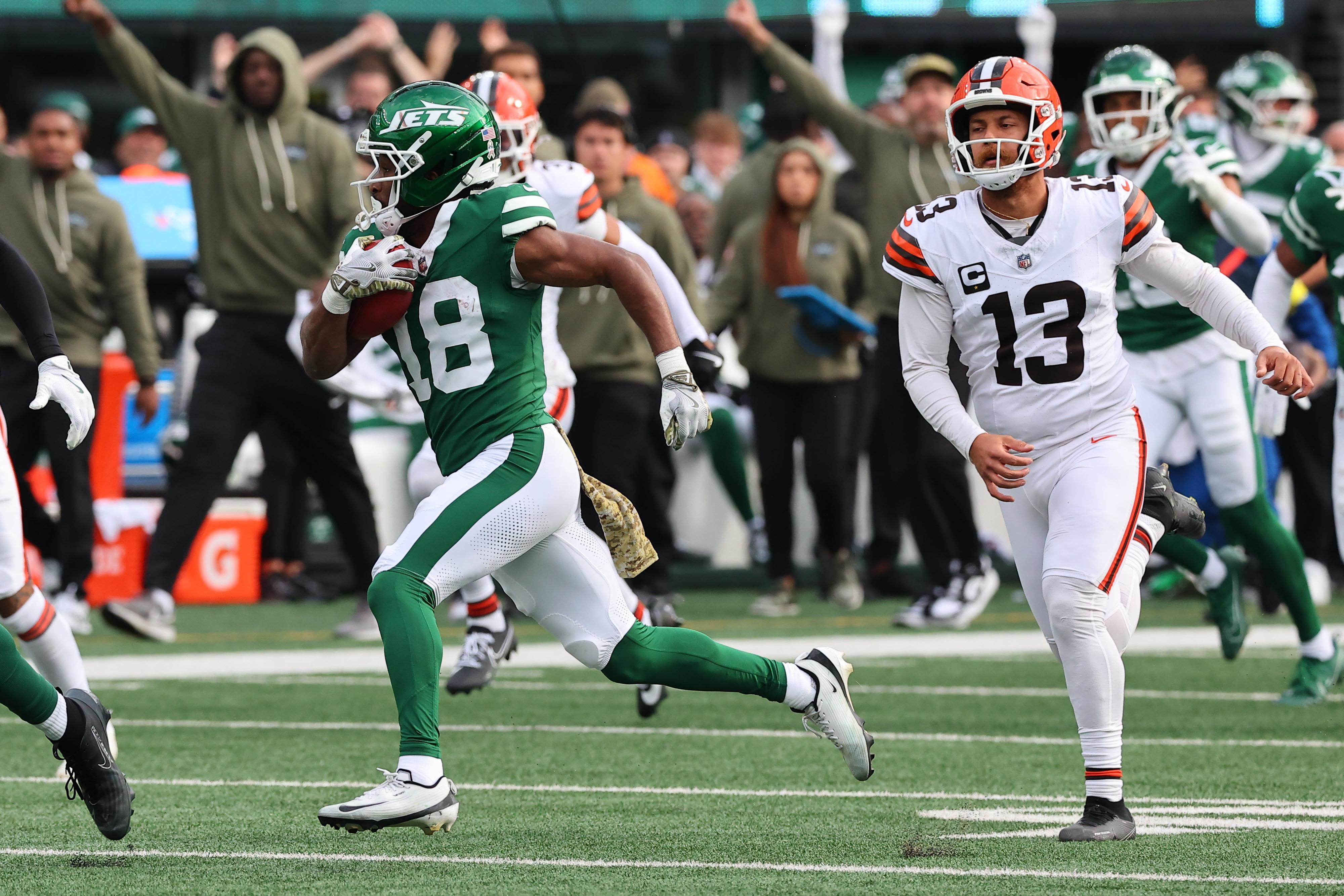 Isaiah Williams retorna punt para touchdown contra os Browns, em 9 de novembro de 2025.