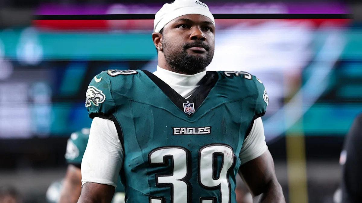 Dameon Pierce, dos Eagles, sai de campo para o intervalo contra os Cowboys.