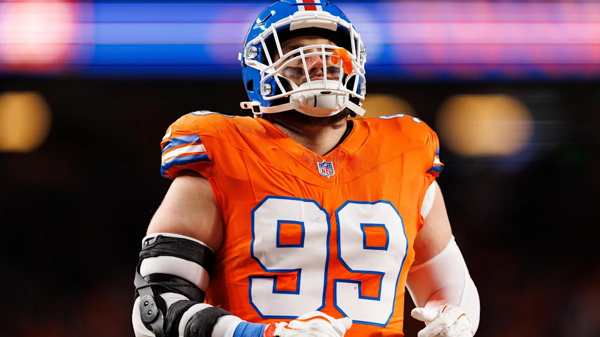 Zach Allen, dos Broncos, durante uma partida contra os Seahawks em Denver.