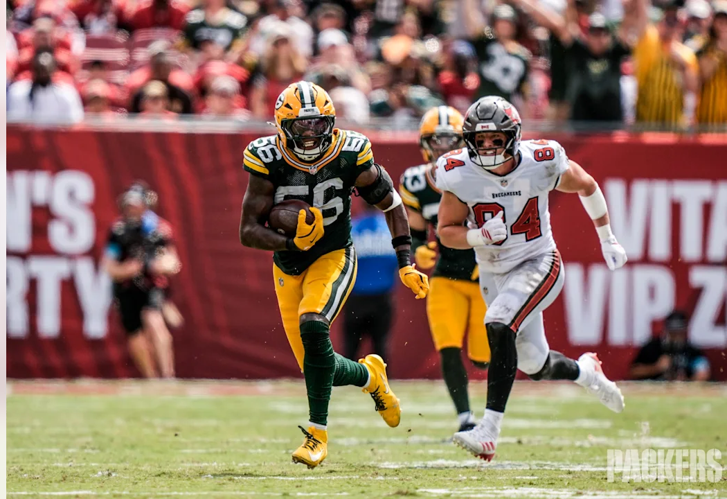 Edgerrin Cooper intercepta um passe de Jalon Daniels no segundo quarto da Semana 4.