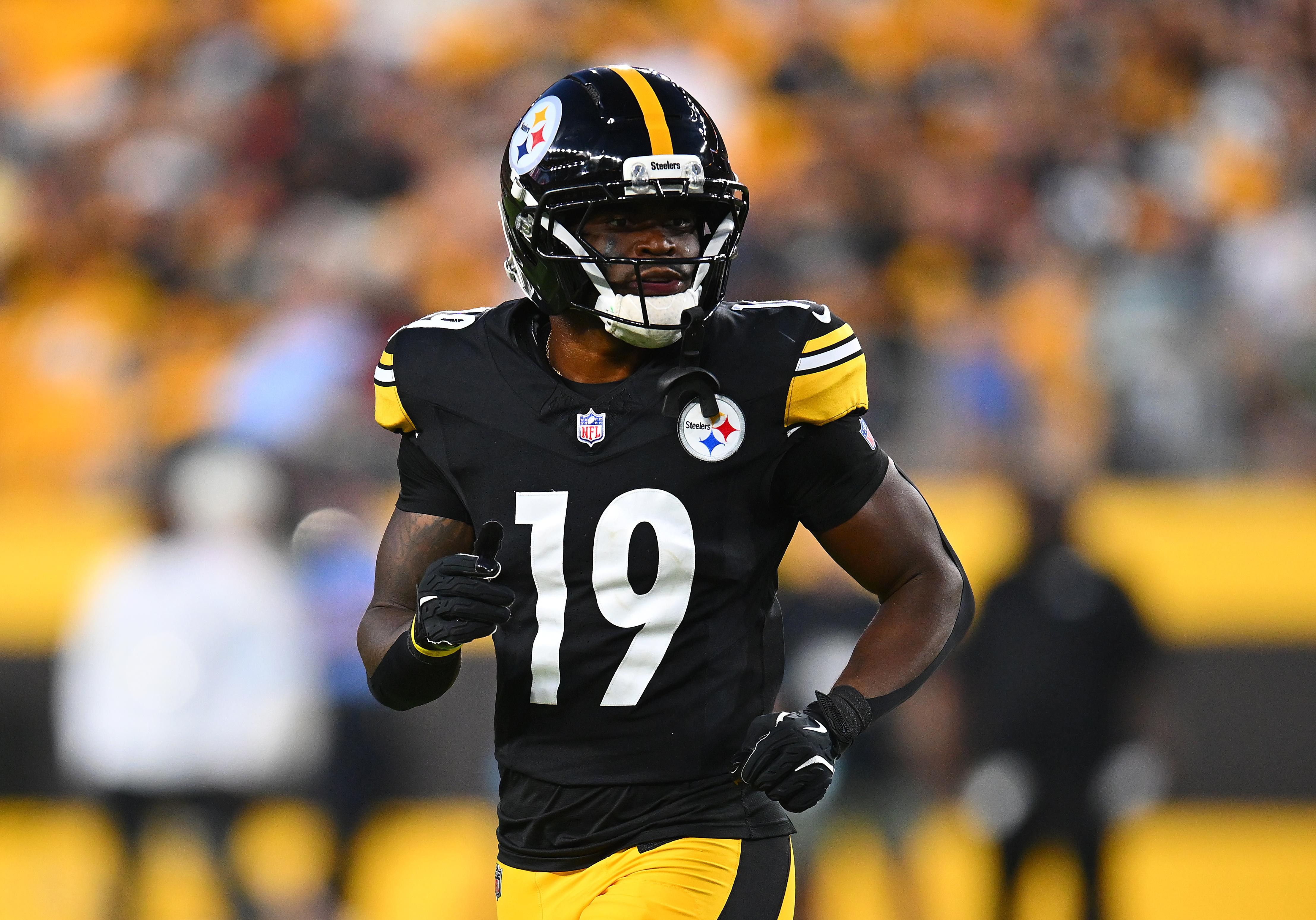 Doneiko Slaughter atua pelos Steelers contra os Jets, em Pittsburgh, em 21 de agosto de 2026.