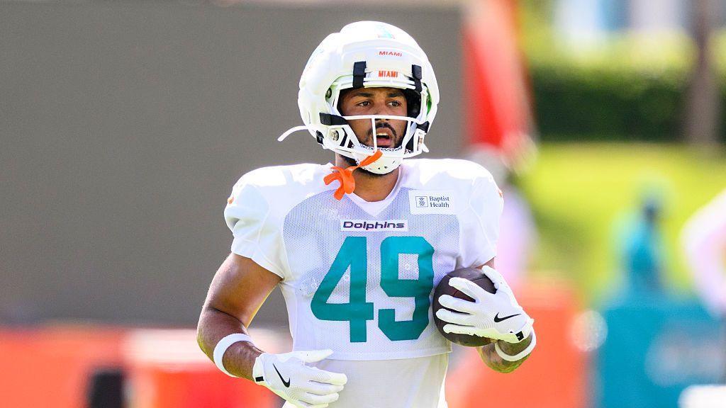 Seydou Traore antes de sua primeira temporada na NFL pelo Miami Dolphins
