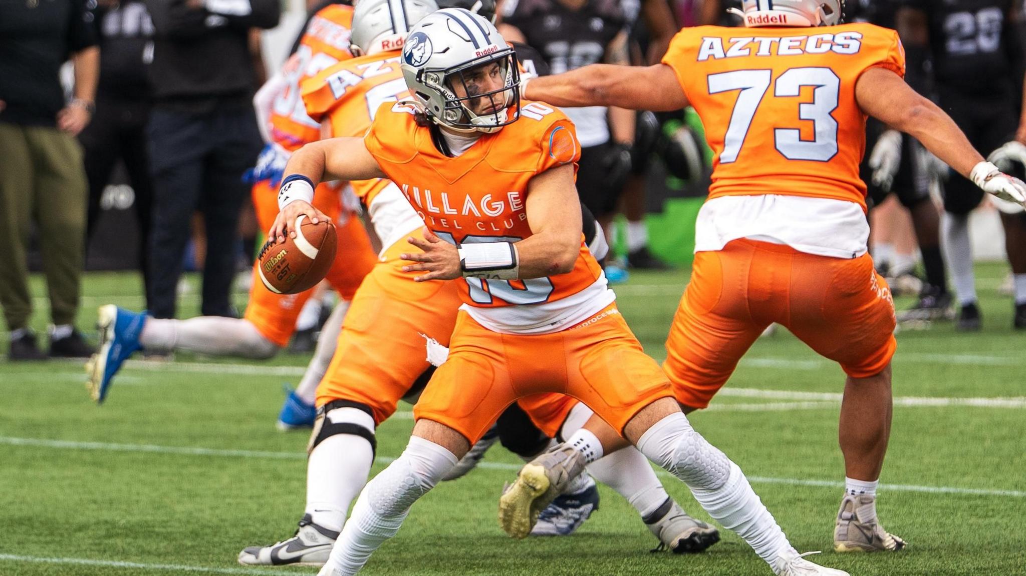 Jogadores do Bristol Aztecs, campeão britânico de futebol americano em 2025.