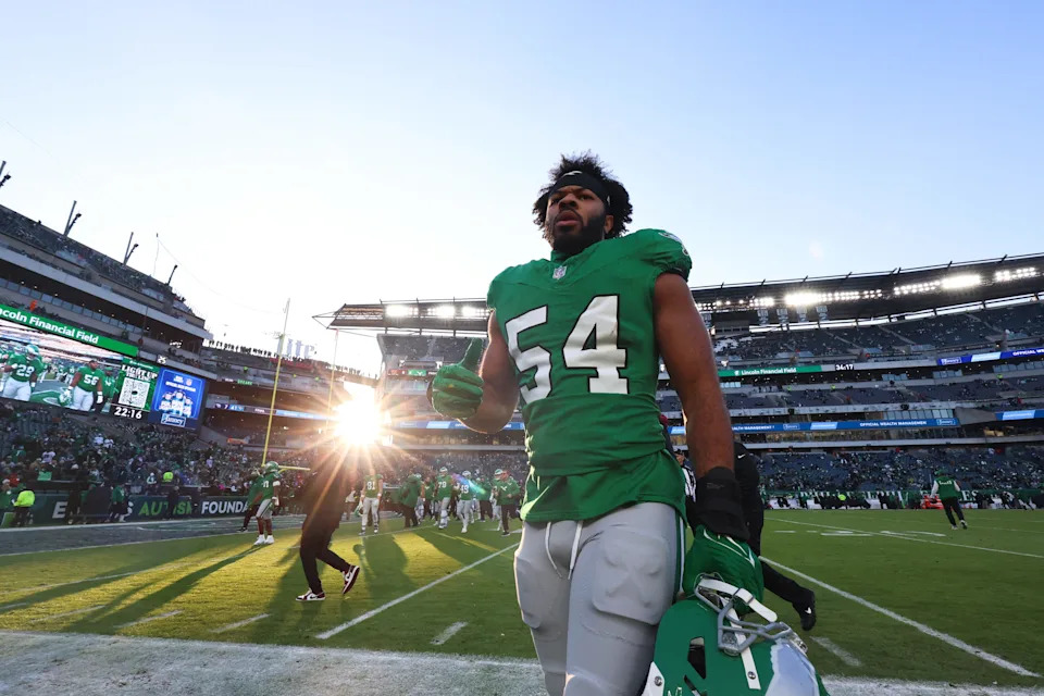 Jeremiah Trotter Jr., dos Eagles, antes da partida contra os Commanders em 4 de janeiro de 2026.
