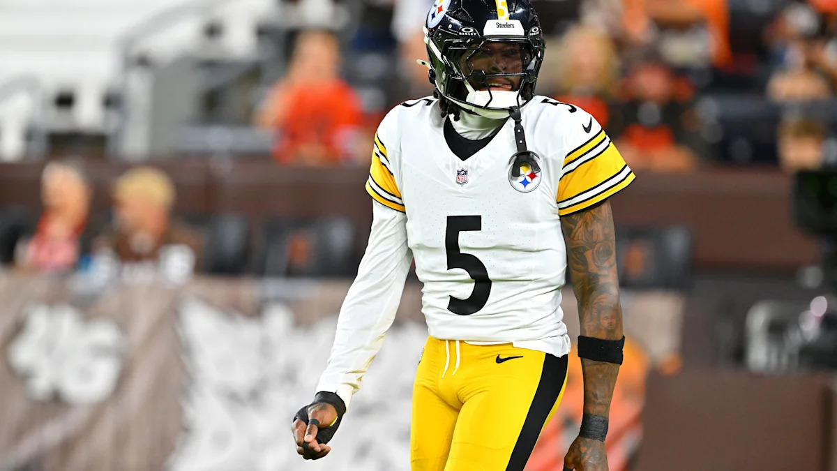 Rico Dowdle em campo pelo Pittsburgh Steelers.
