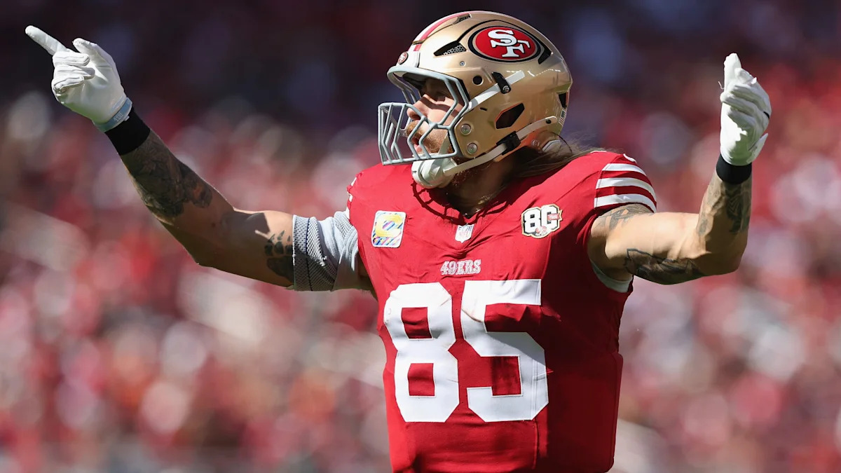 George Kittle comemora uma jogada pelo San Francisco 49ers.
