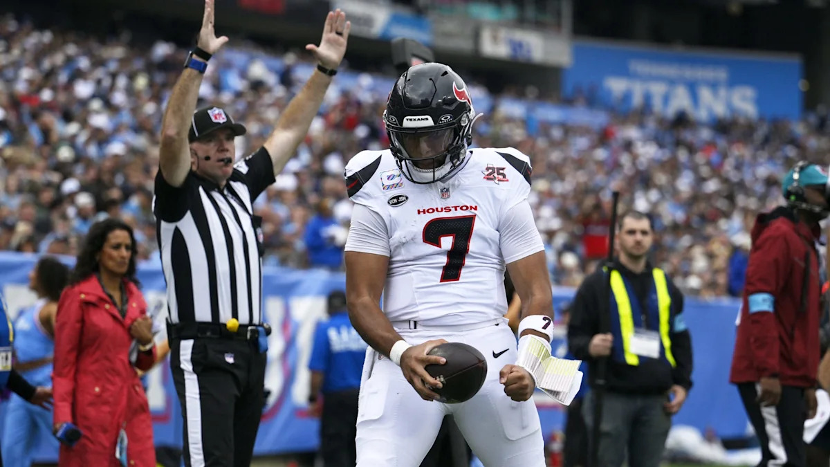 C.J. Stroud em campo pelo Houston Texans.