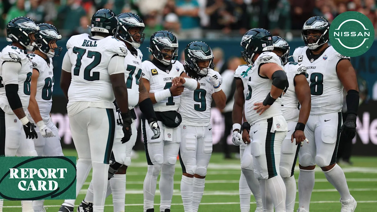 Jogadores dos Eagles reunidos no confronto com os Jaguars.