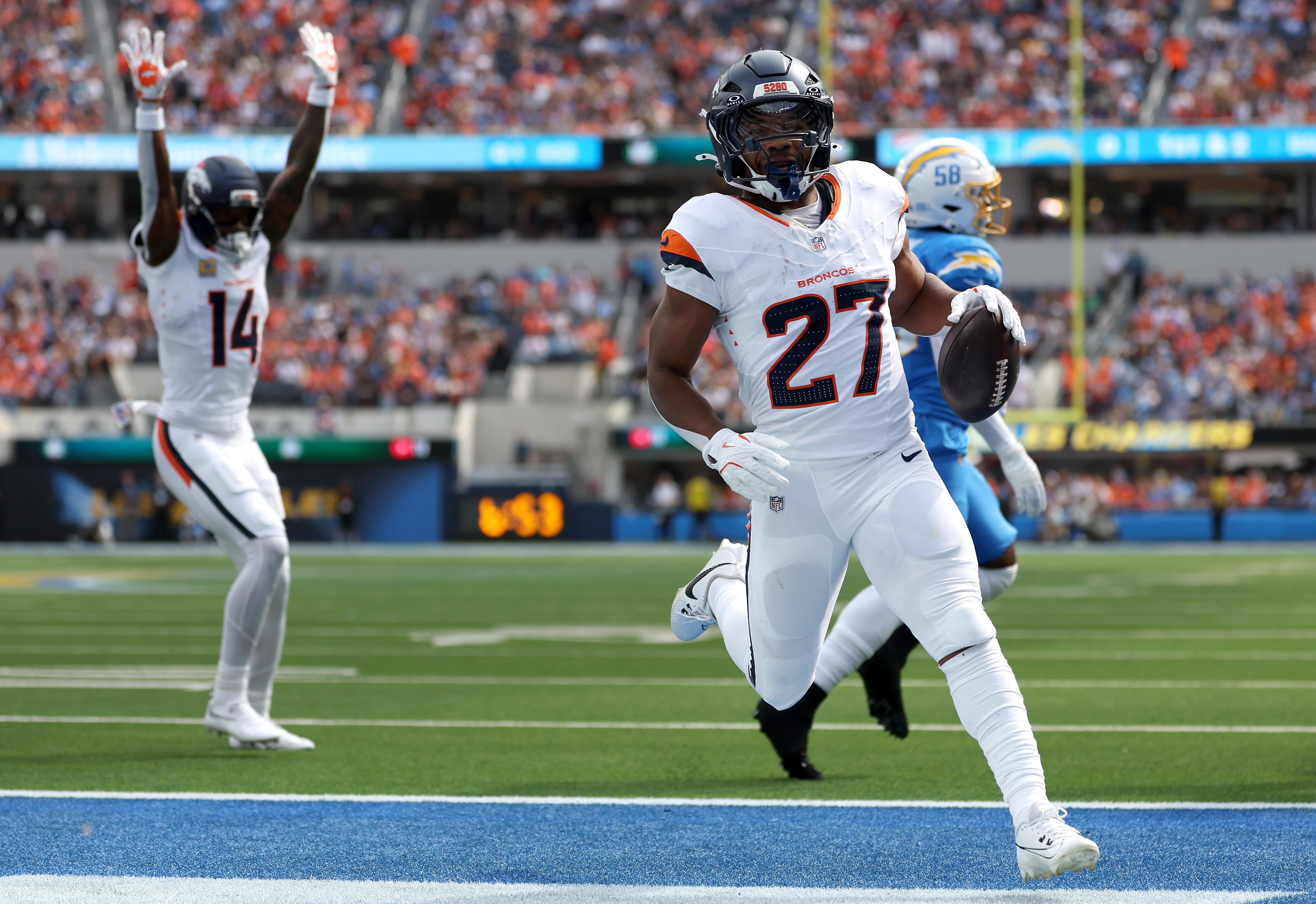Patrick Surtain II em campo pelos Broncos.