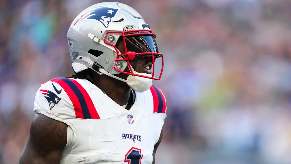 A.J. Brown com o uniforme dos Patriots.