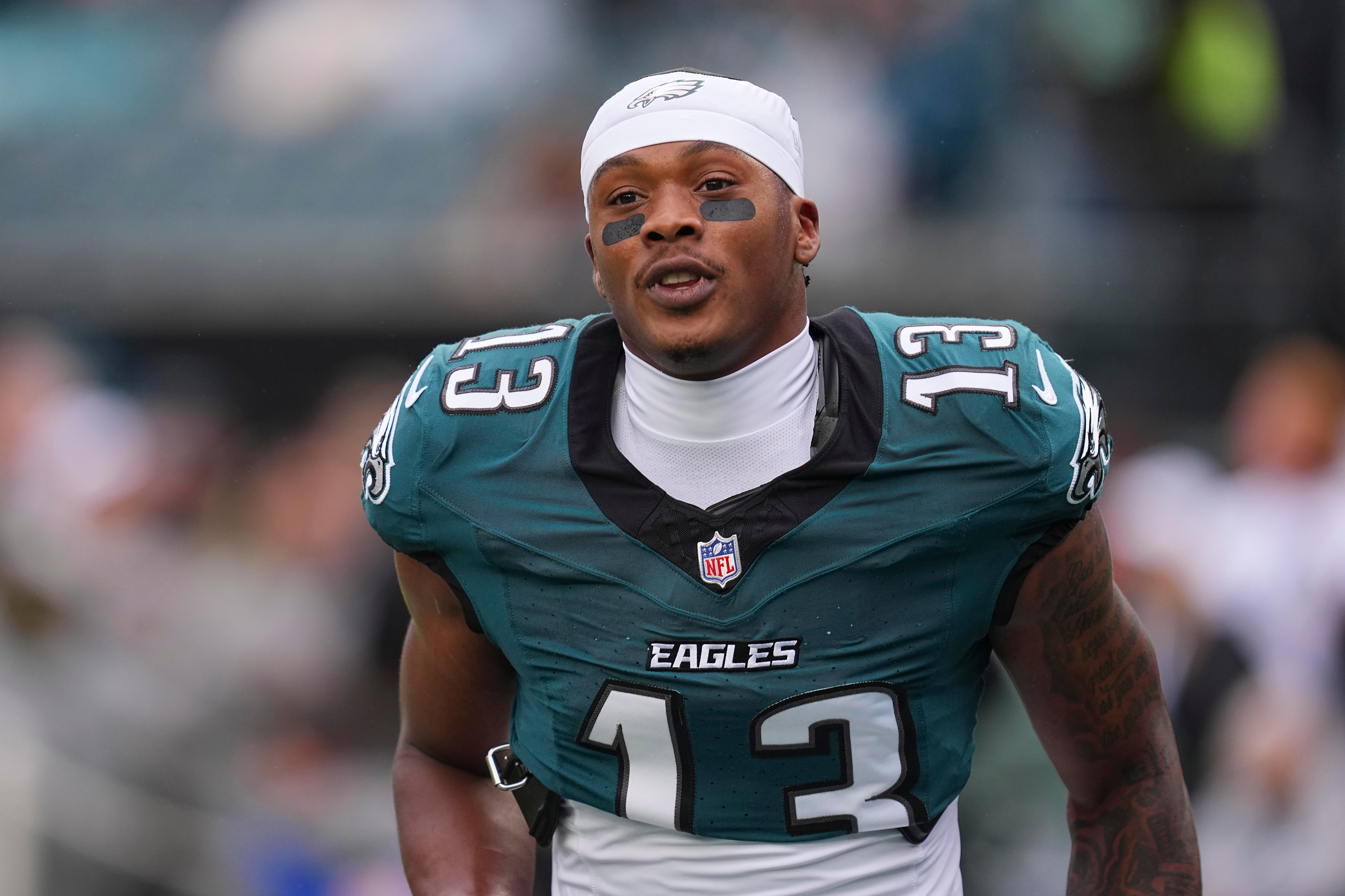 Dontayvion Wicks antes do jogo dos Eagles contra os Rams na Philadelphia, em 4 de outubro de 2026.