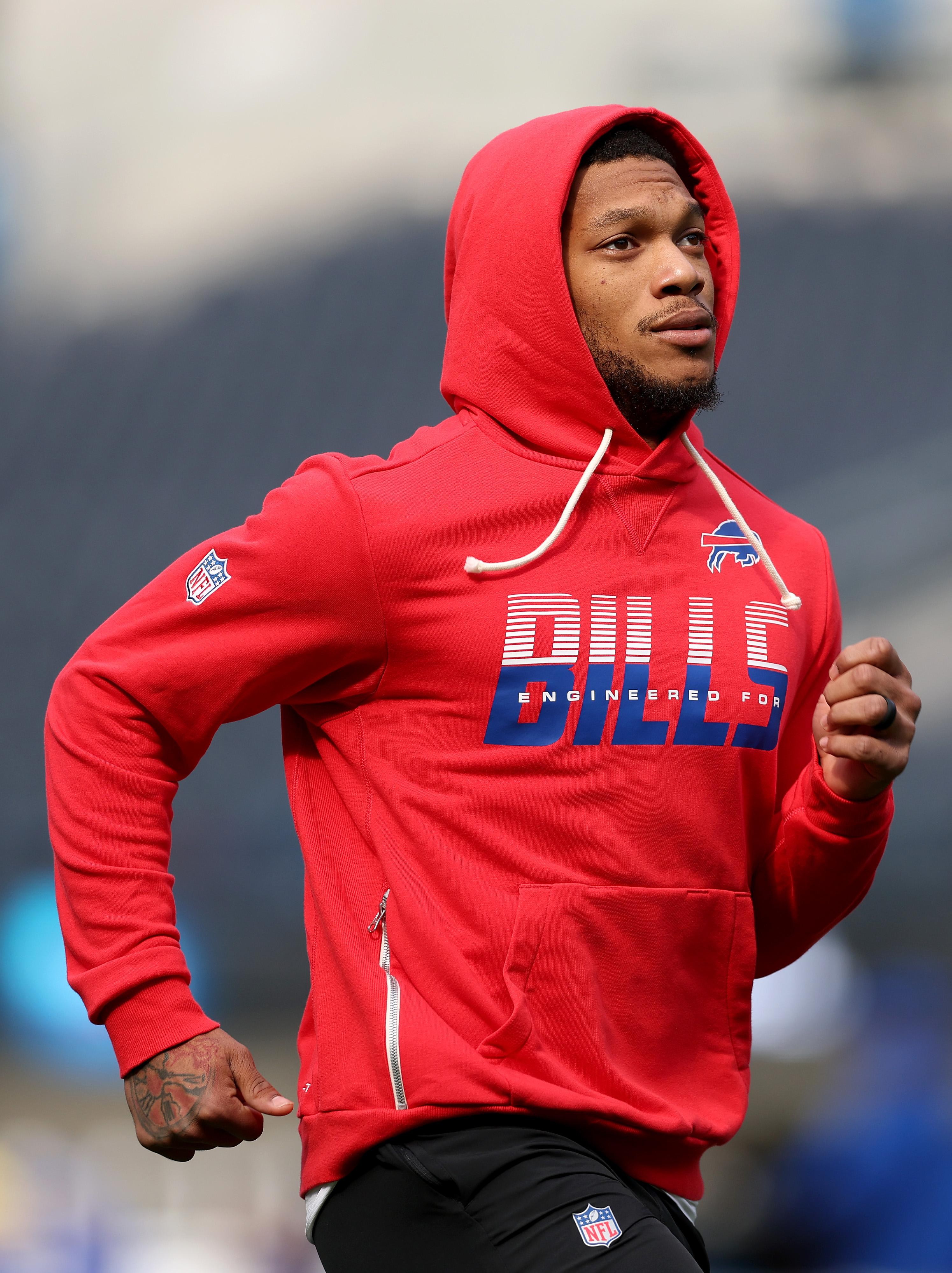DJ Moore no aquecimento dos Bills em Inglewood, em 12 de outubro de 2026.